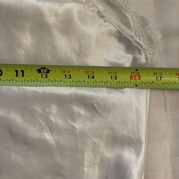 Victoria's Secret Vintage White Lace Teddy Bodysuit Womens Size Medium Lace USA - Picture 5 of 15